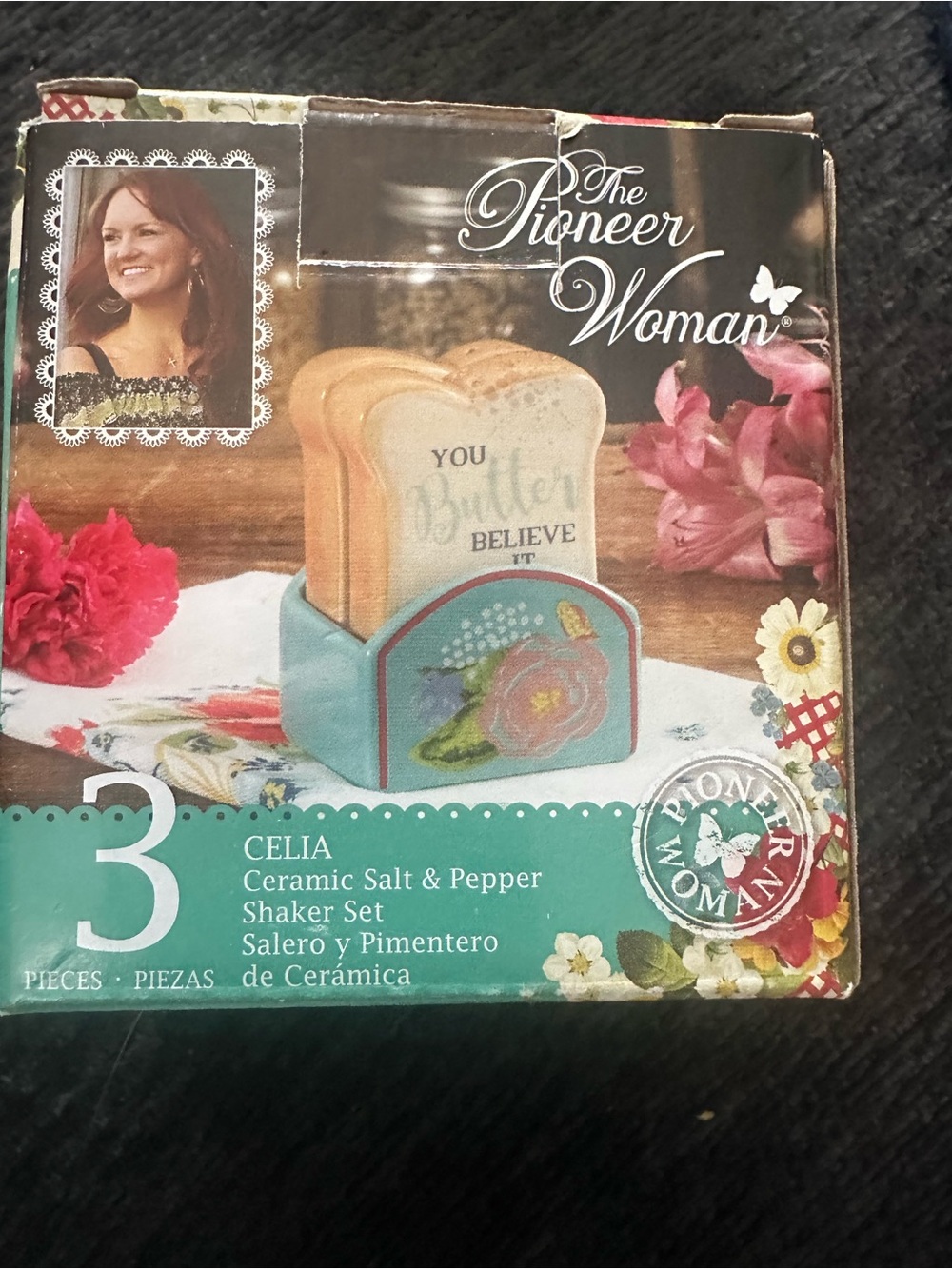 Pioneer Woman Celia  Salt & Pepper Shaker Set. See last pic for defect